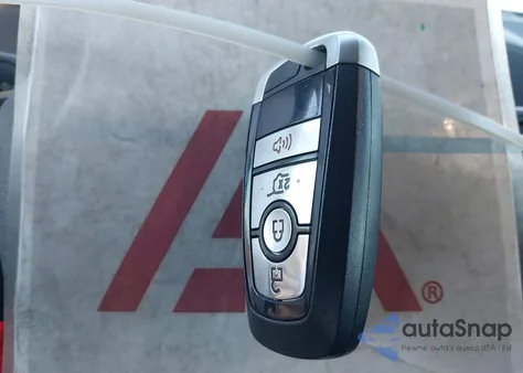 2022 Ford Mustang Mach-E Select z USA, uszkodzony, nr VIN 3FMTK1SS9NMA17648